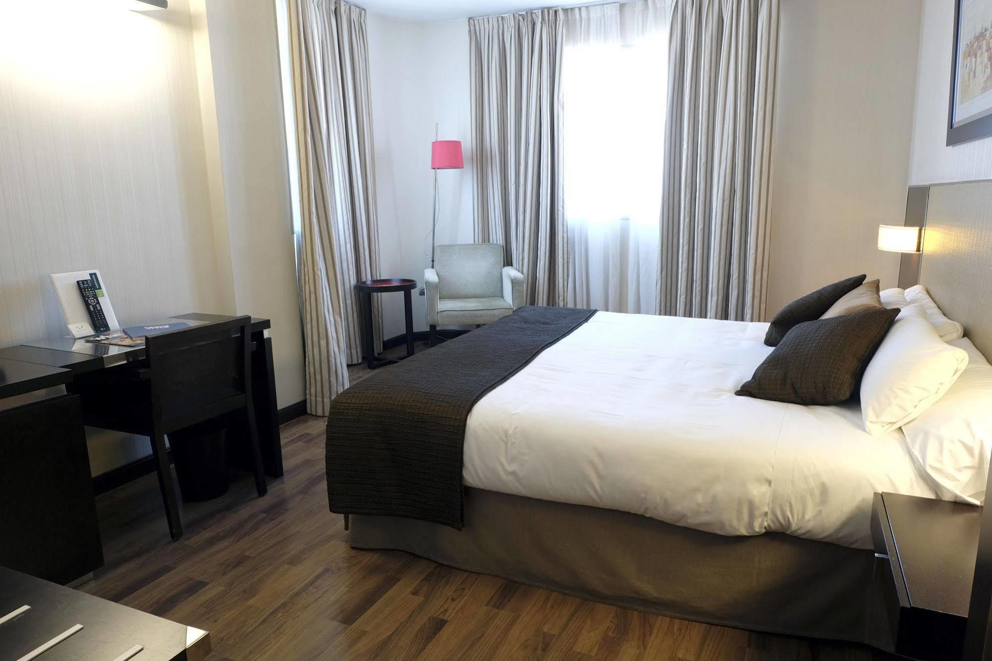 Hotel Asset Torrejon Torrejón de Ardoz Exteriör bild